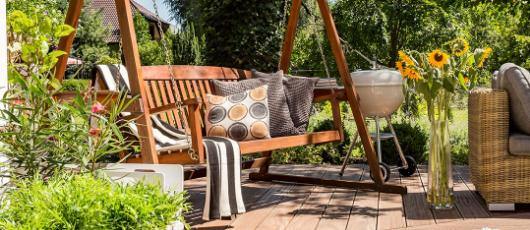 5 Ways to Use a Porch Swing - My Backyard Decor
