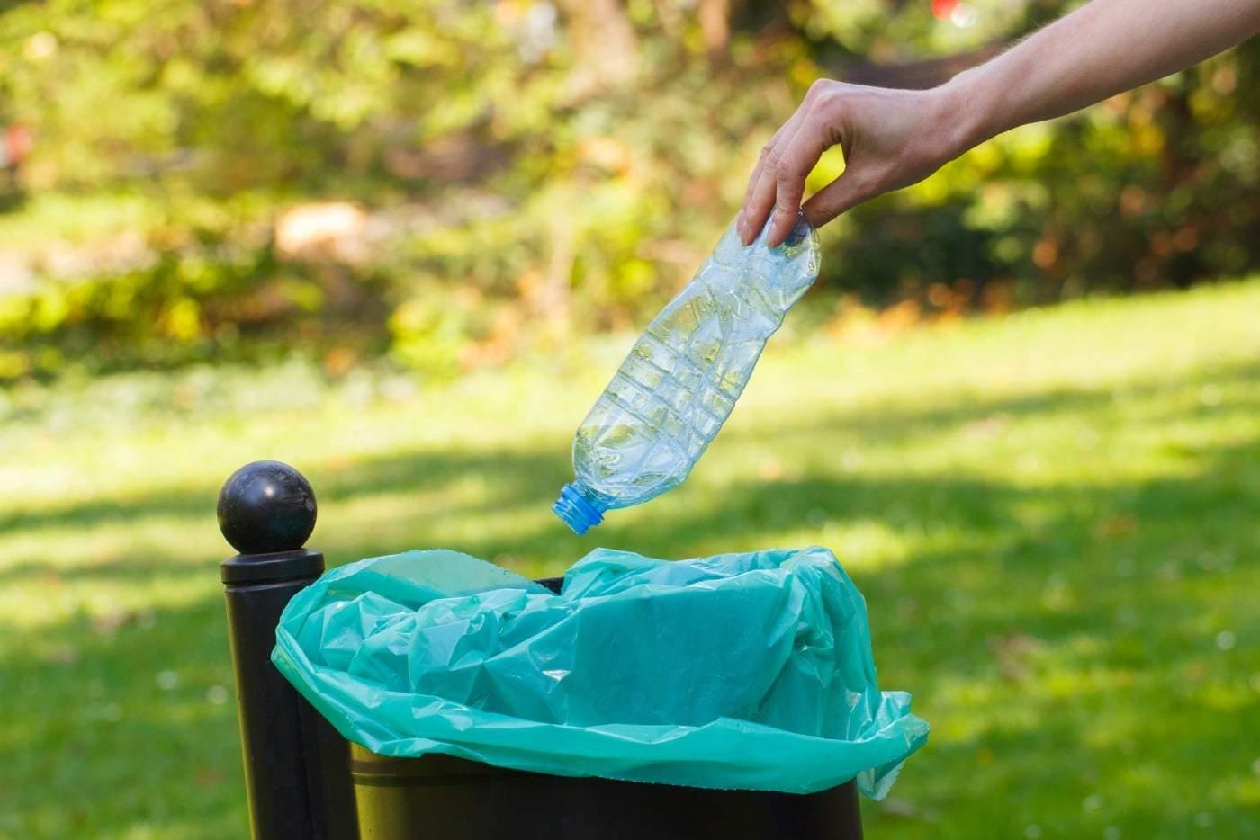 3 Trendy Ways to Hide Outdoor Trash Bins - My Backyard Decor